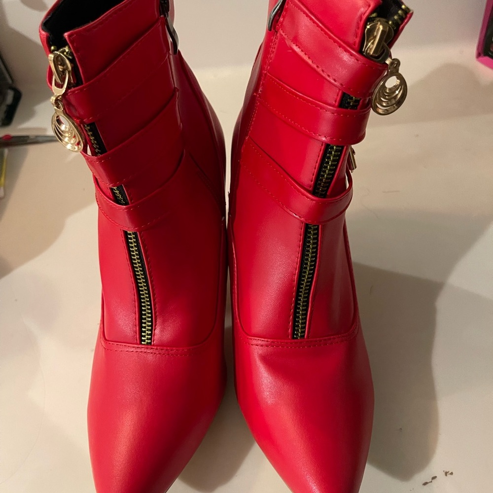 Boots - Picture 9 of 10